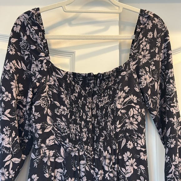 VICI Dress Forum Smocked Back Long Sleeve Midi Dress - Picture 4 of 6